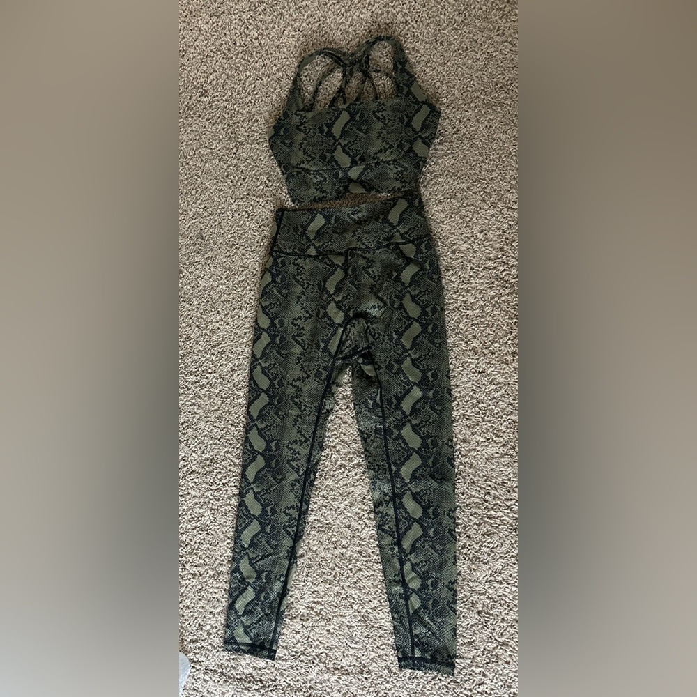 BuffBunny Green Snake Print Leggings